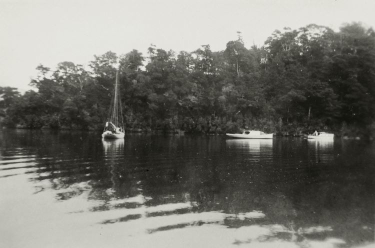 708_11-Yacht-Viola-Launch-Manutahi---Ngakuta-Bay-Queen-Charlotte-Sound